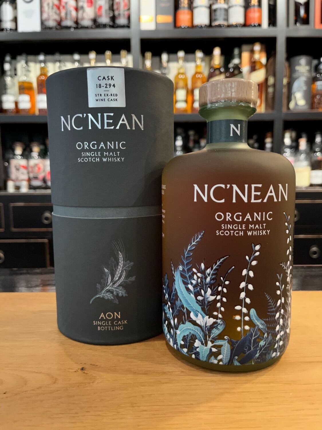 Nc'nean Organic Aon STR Ex-Redwine Cask 18-294 mit 0,7l und 57,1% Nc'nean Organic Aon STR Ex-Redwine Cask 18-294 mit 0,7l und 57,1%