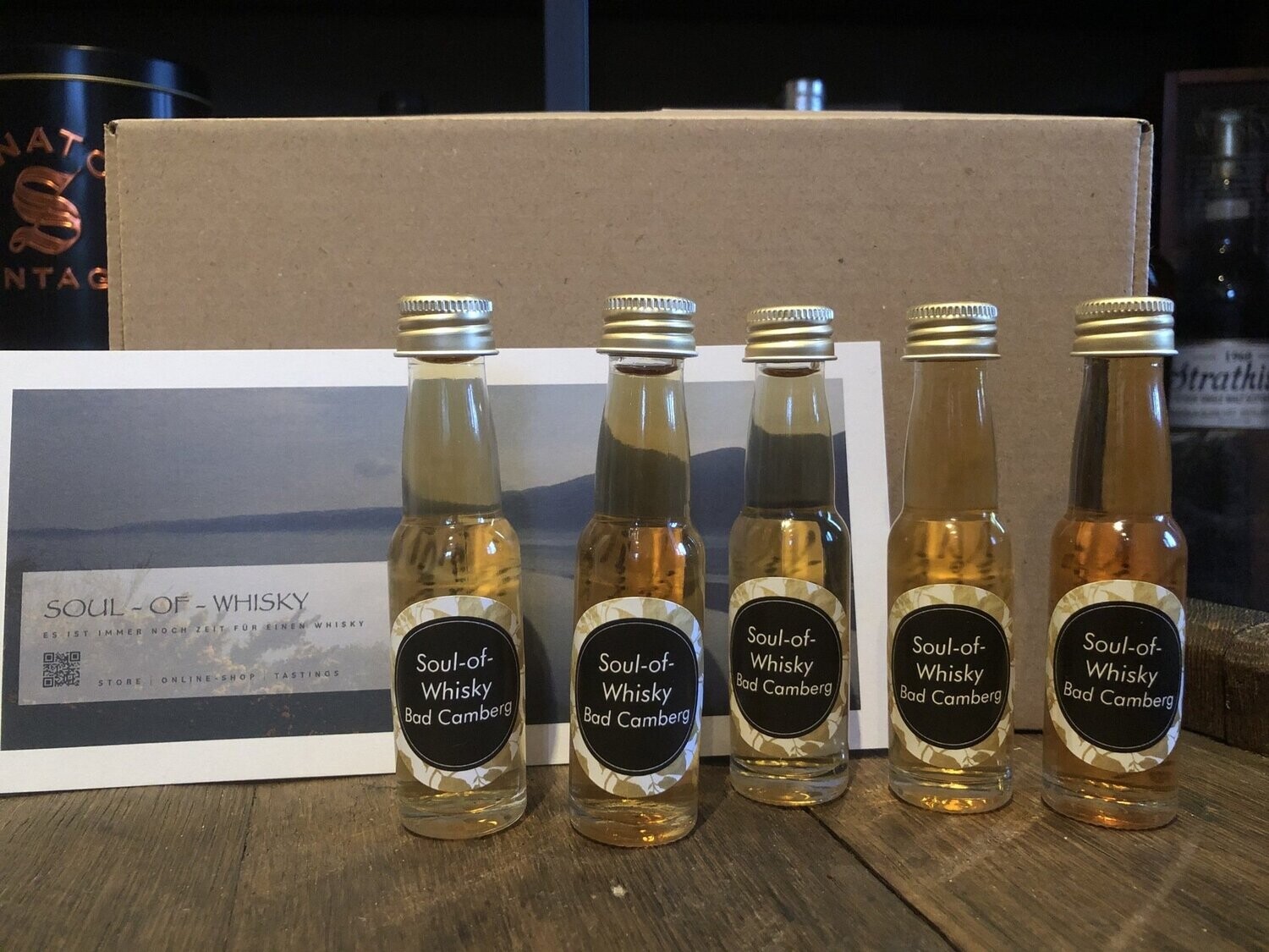 German Tasting Set mit 5 Whiskys für Zuhause oder als Geschenk German Tasting Set mit 5 Whiskys für Zuhause oder als Geschenk