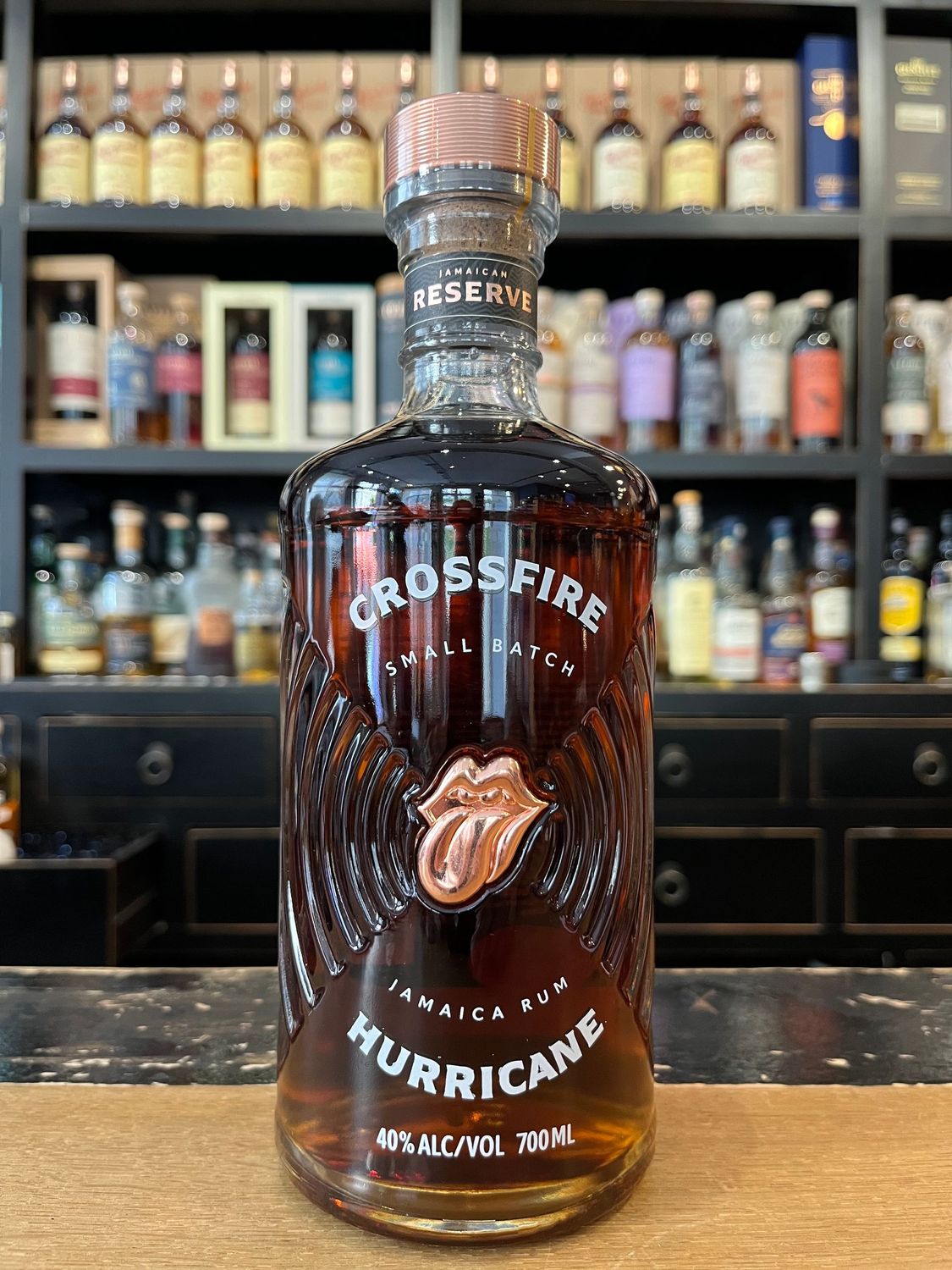 Crossfire Rolling Stones Hurricane Reserve Rum mit 0,7l und 40% Crossfire Rolling Stones Hurricane Reserve Rum mit 0,7l und 40%