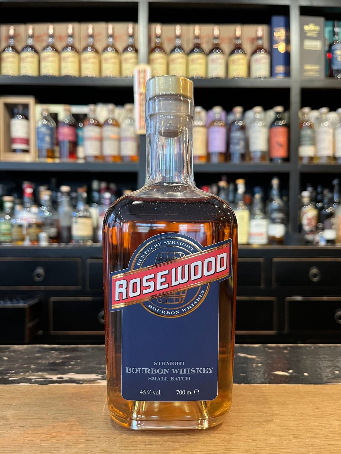 Rosewood Kentucky Straight Bourbon mit 0,7l und 45% Rosewood Kentucky Straight Bourbon mit 0,7l und 45%