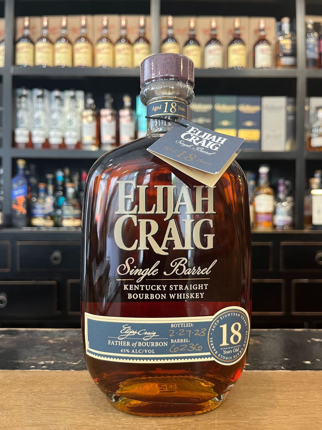 Elijah Craig 18 Jahre Bourbon mit 0,7l und 45% Elijah Craig 18 Jahre Bourbon mit 0,7l und 45%