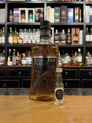 Highland Park 15 Jahre Sample mit 2cl und 44% Highland Park 15 Jahre Sample mit 2cl und 44%
