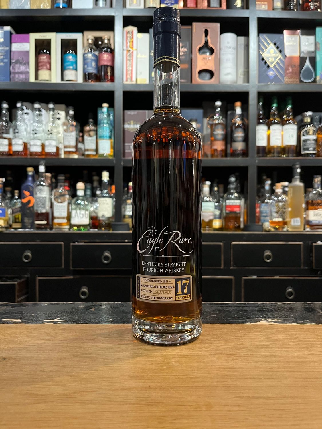 Buffalo Trace Antique Collection 17 Jahre Eagle Rare mit 0,7L und 50% Buffalo Trace Antique Collection 17 Jahre Eagle Rare mit 0,7L und 50%