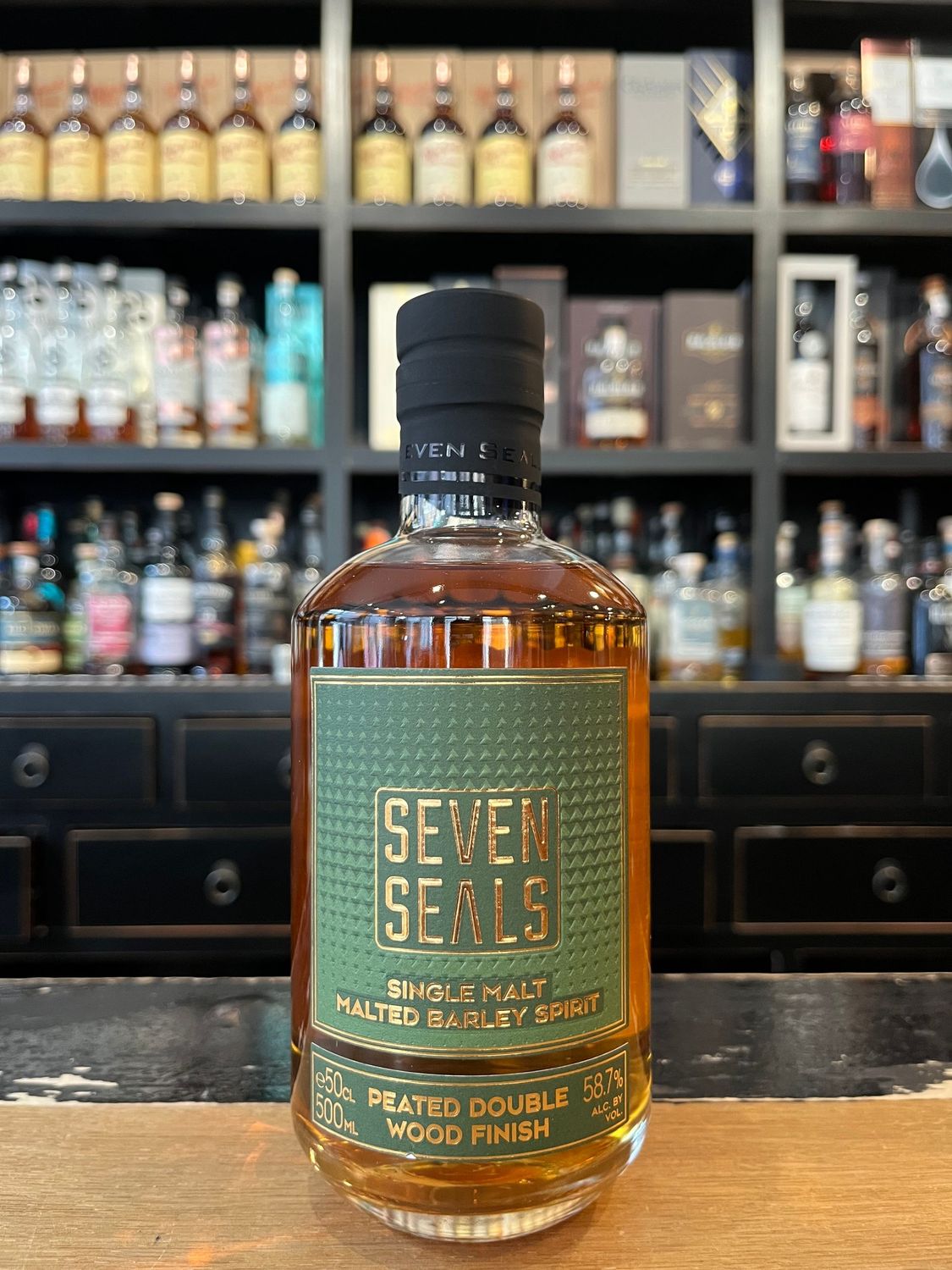 Seven Seals Peated Double Wood Finish mit 0,5L und 58,7% Seven Seals Peated Double Wood Finish mit 0,5L und 58,7%