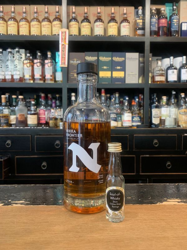 Nikka Frontier Sample mit 2cl und 48% Nikka Frontier Sample mit 2cl und 48%