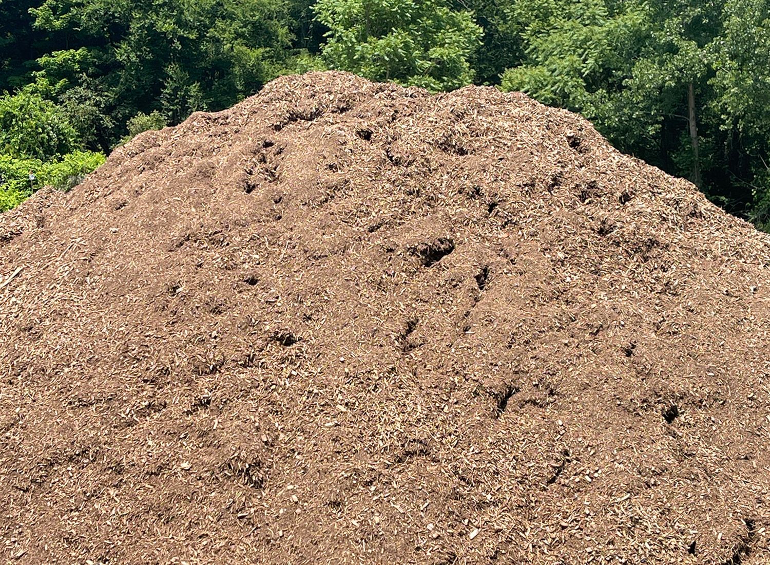 Light Brown Natural Hardwood Mulch