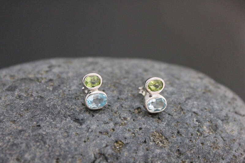 Stud earrings - Peridot &amp; Blue Topaz