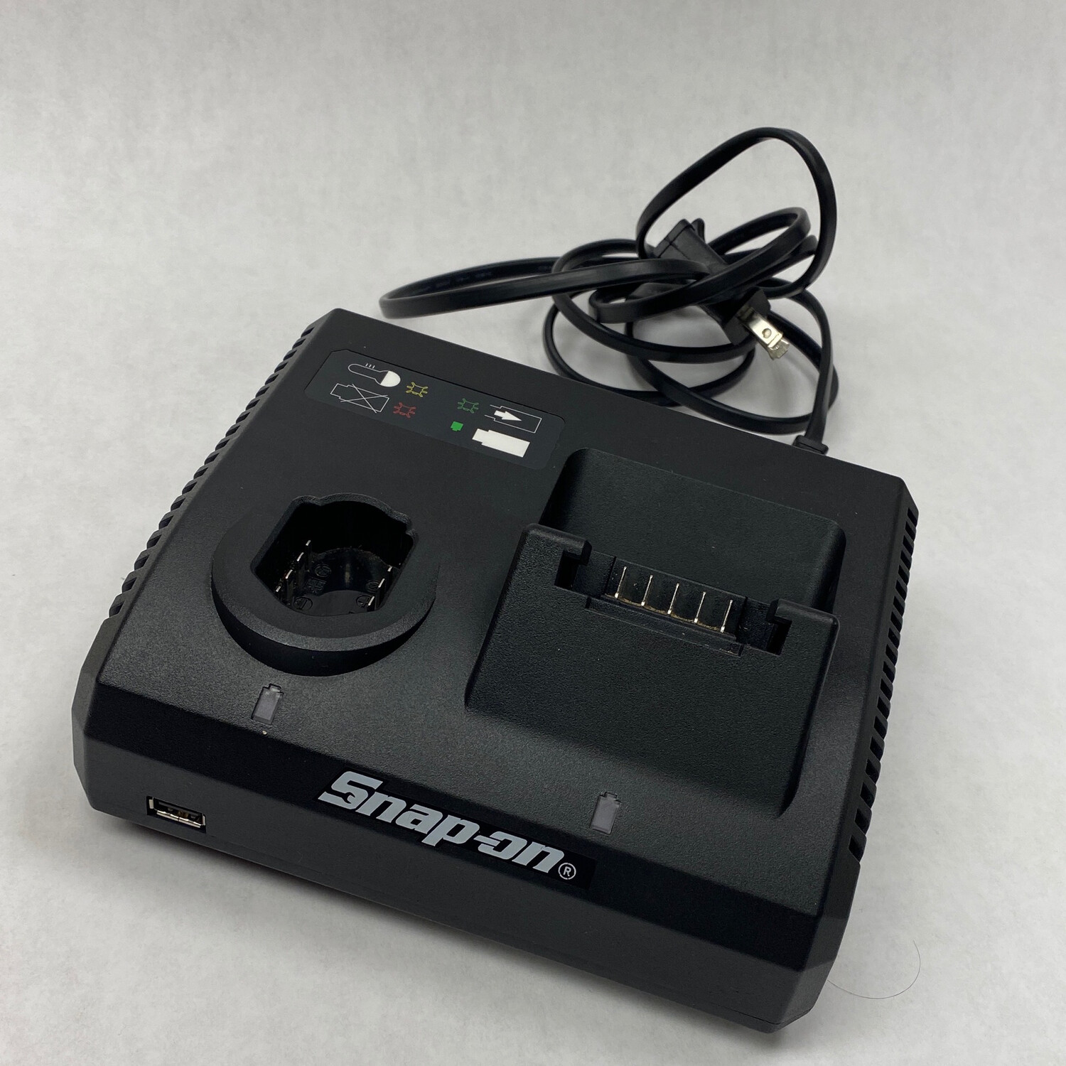 Snap On 14.4v/18v Dual Battery Charger, CTC131 Shop Tool Swapper
