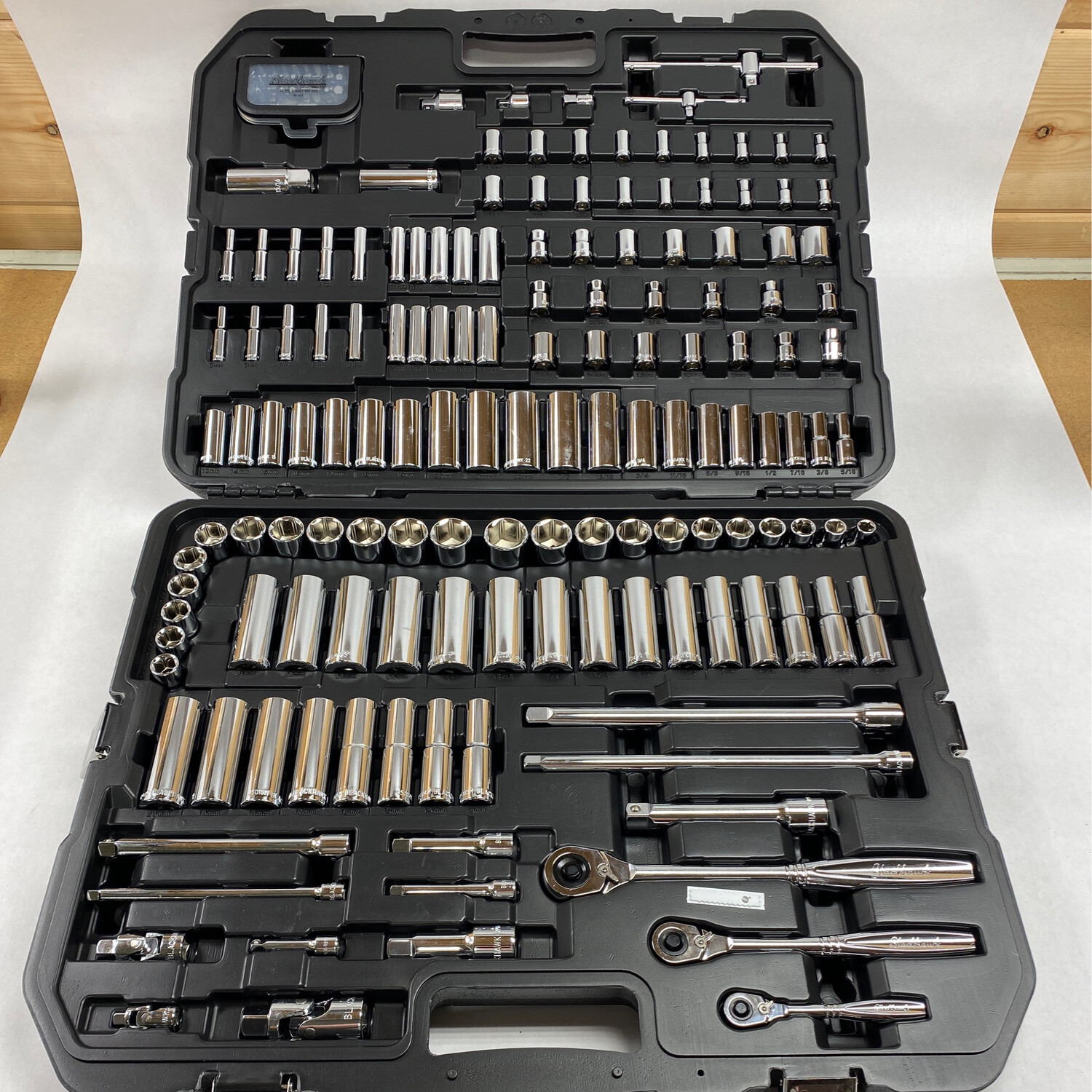 BlackHawk 175 Piece SAE/Metric 3/8” & 1/2” Drive Mechanics Tool Set, BW-8175