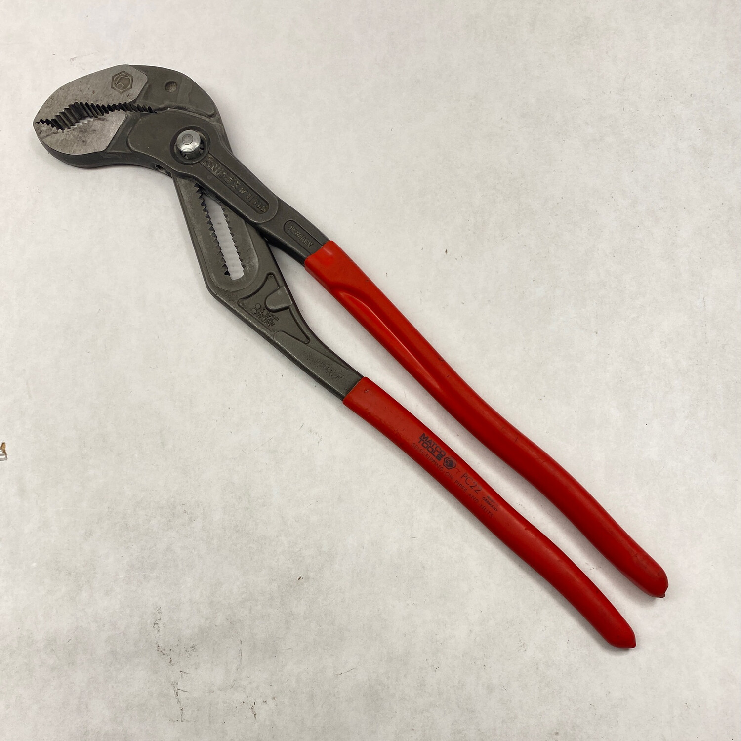 Matco Tools Knipex 22” Cobra Self Locking Pipe Nut Pliers, PC22