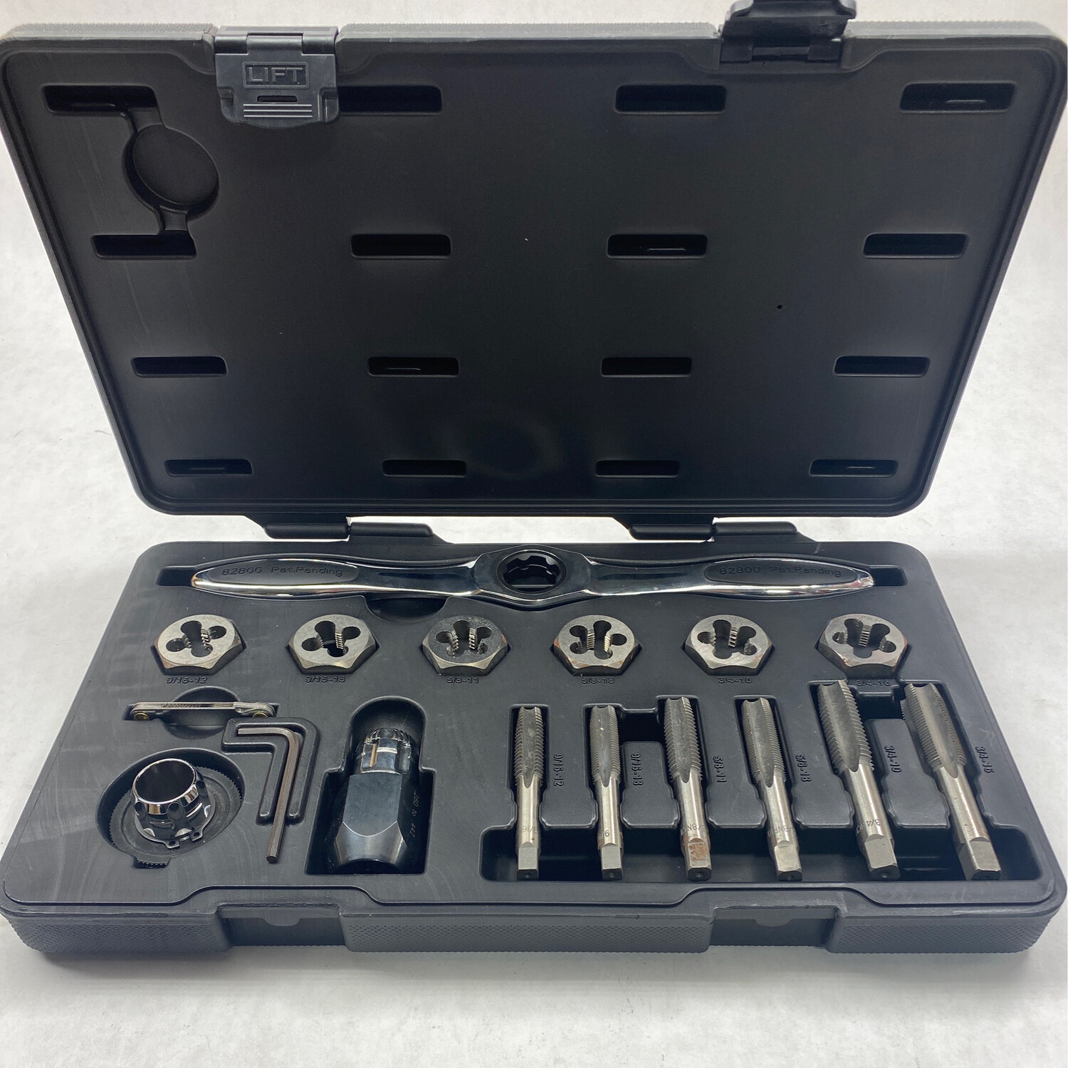 Gearwrench 17 Pc. Large Standard Ratcheting Tap And Die Set, 82808