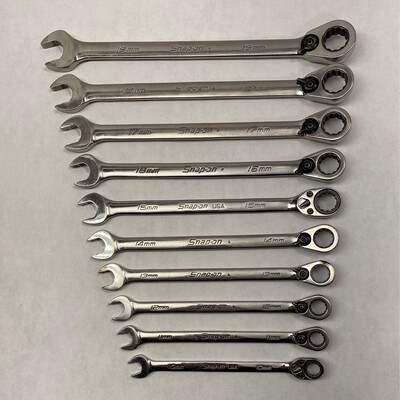Snap On 10 pc Metric Flank Drive Plus Reversible Ratcheting Combination Wrench Set (10-19 mm, SOXRRM710