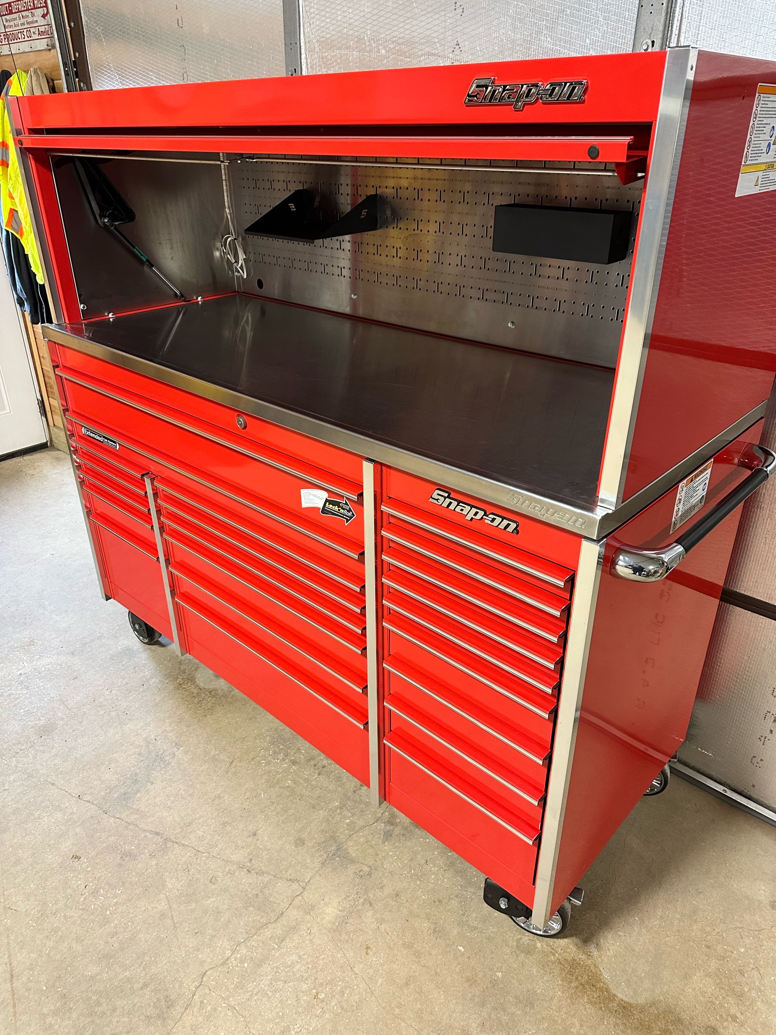 NICE SNAP-ON KRL1032 Tool Box With Hutch & Stainless Top 72