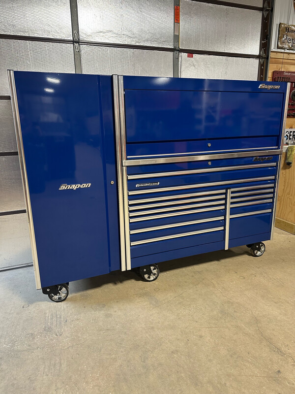 Snap On 68' Epiq w/ Hutch & Locker