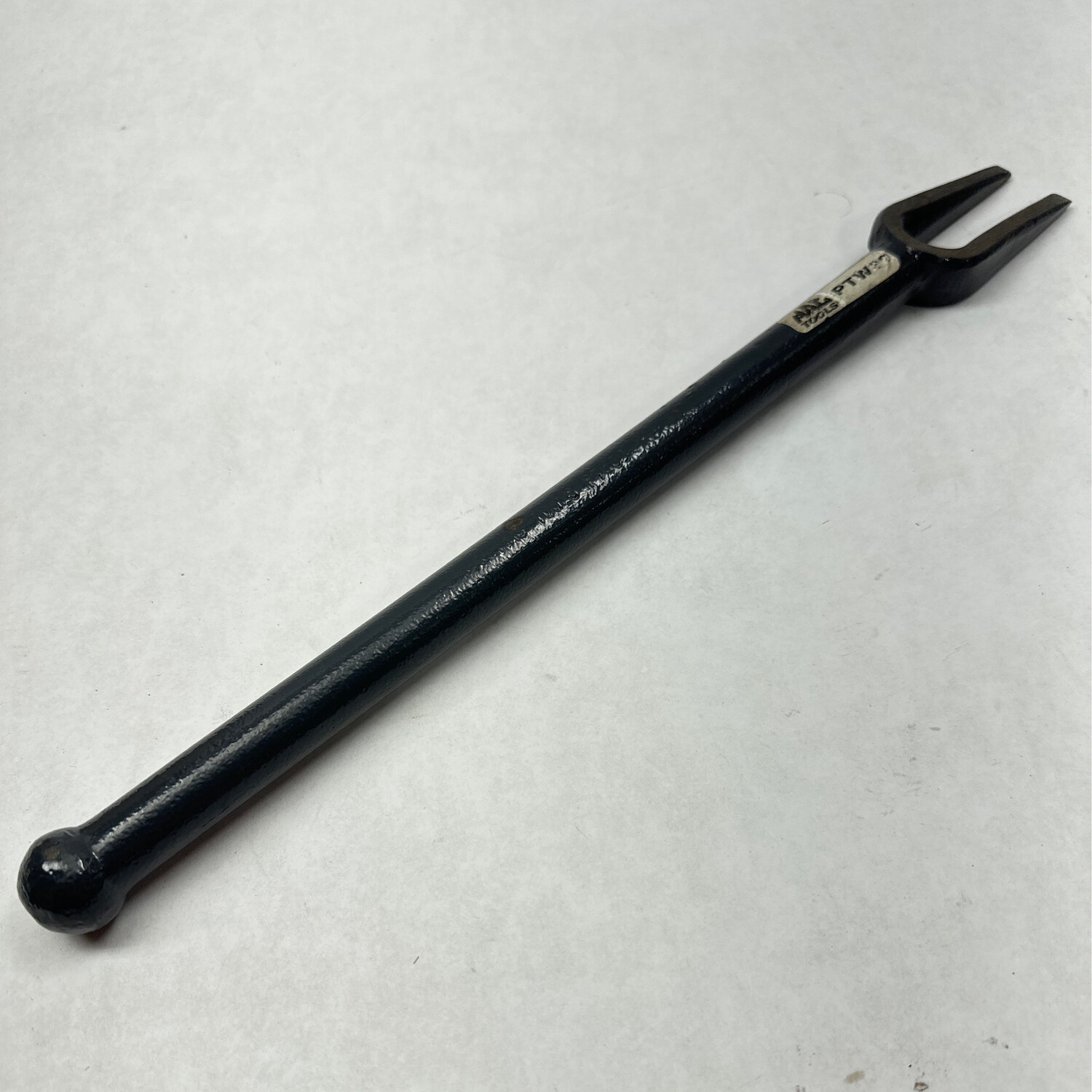 Mac Tools Pickle Fork, PTW30 Shop Tool Swapper