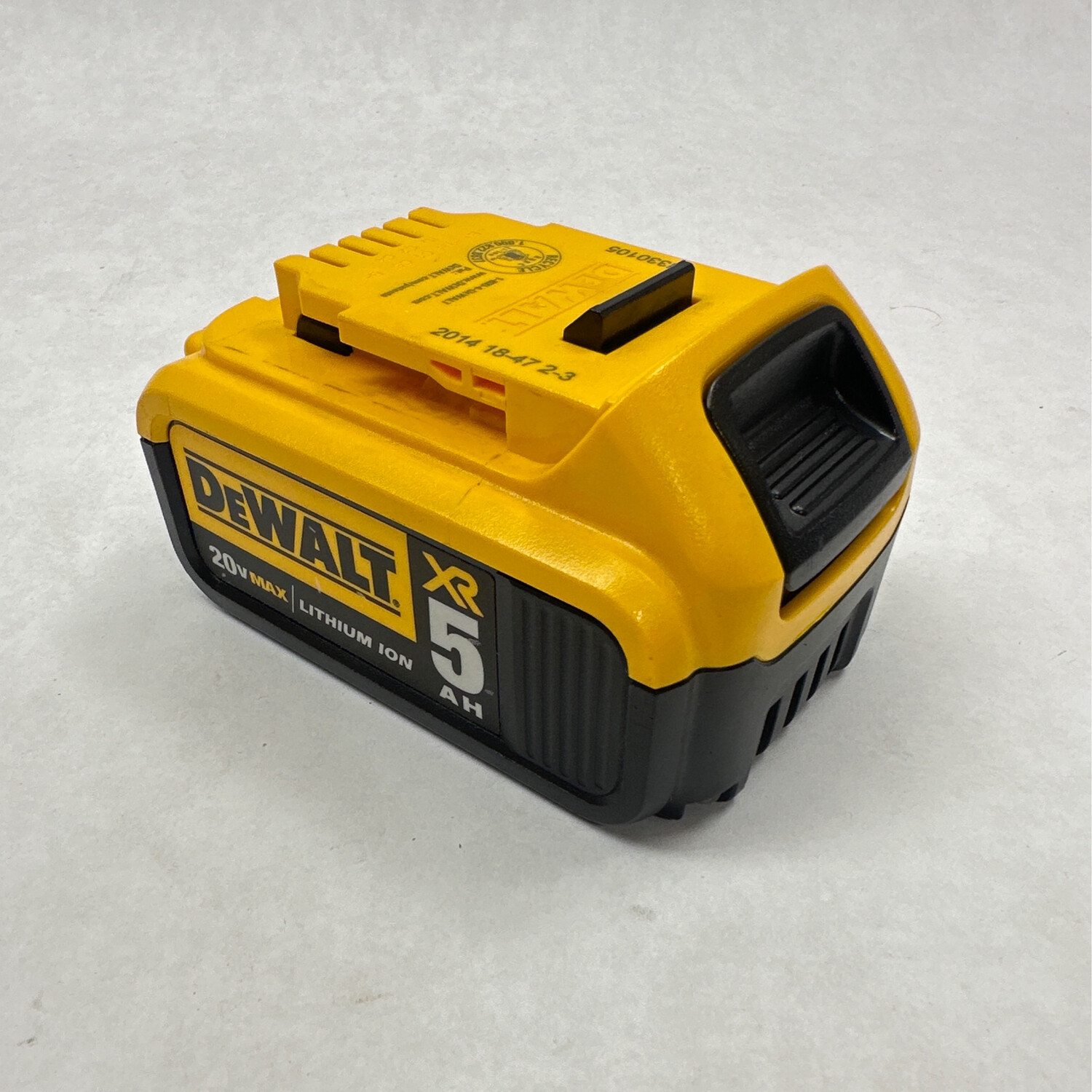 DEWALT 20V MAX 5Ah Lithium Ion Battery | Long Runtime For Tough Jobs | DCB205 Power Tool Battery