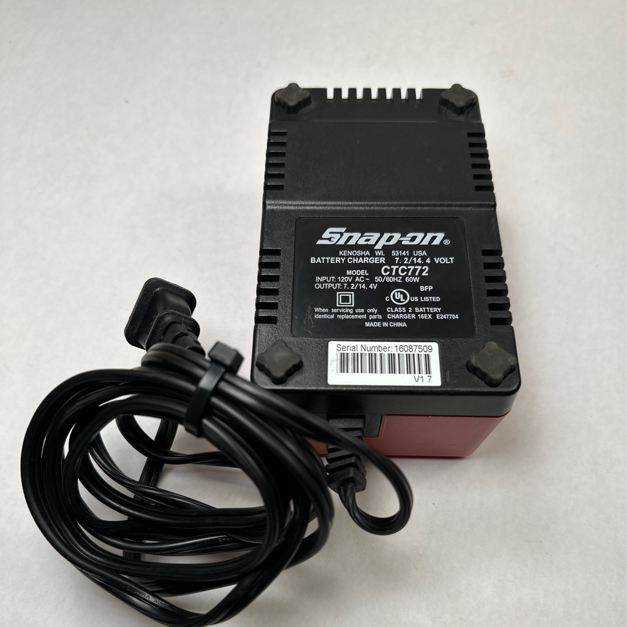 Snap-on Tools CTC772 14.4V Battery Charger & CTB8172 2Ah Battery Pack