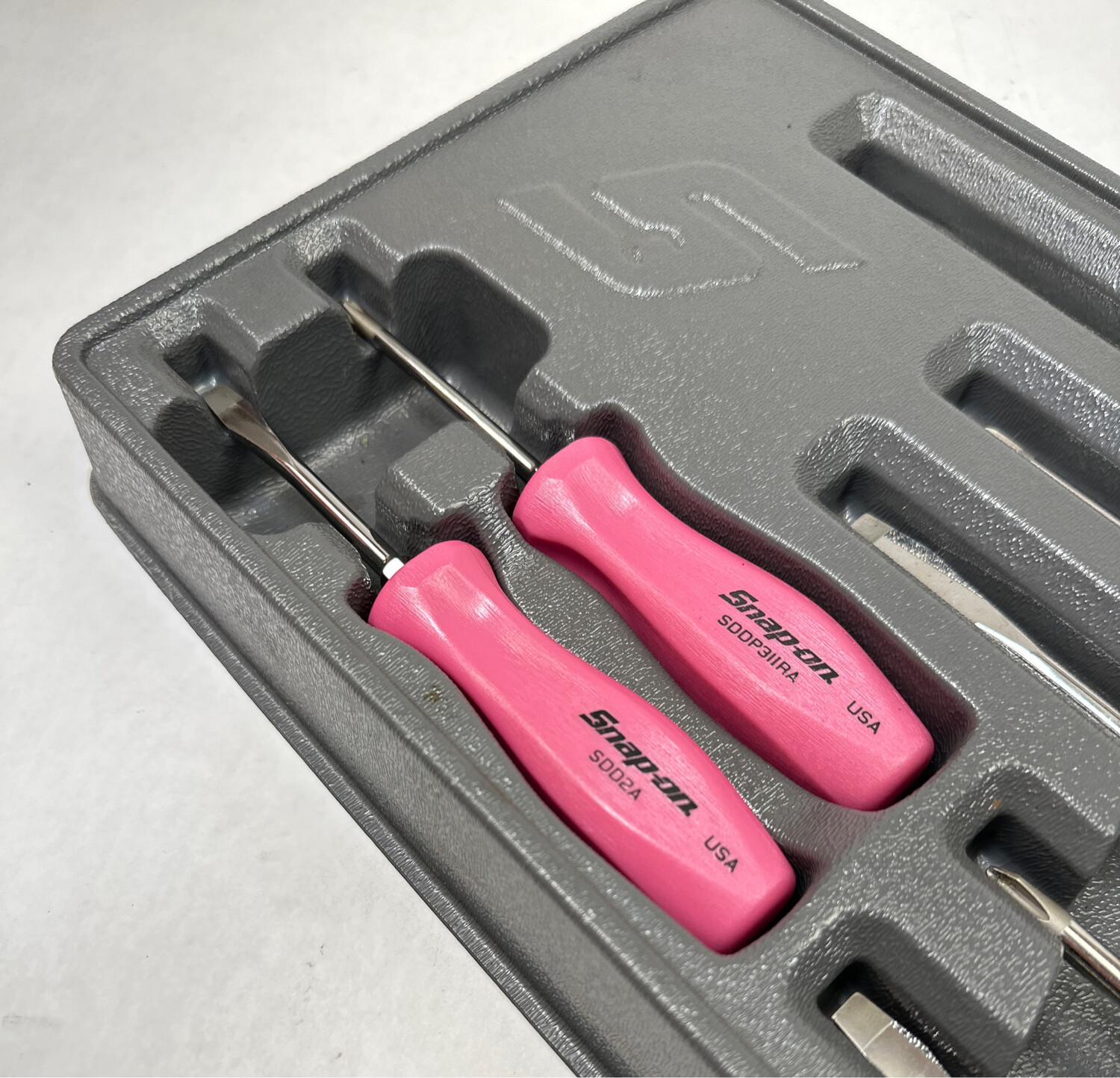 Snap On 7pc Pearl Pink Hard Handle Screwdriver Set, SDDX70APP