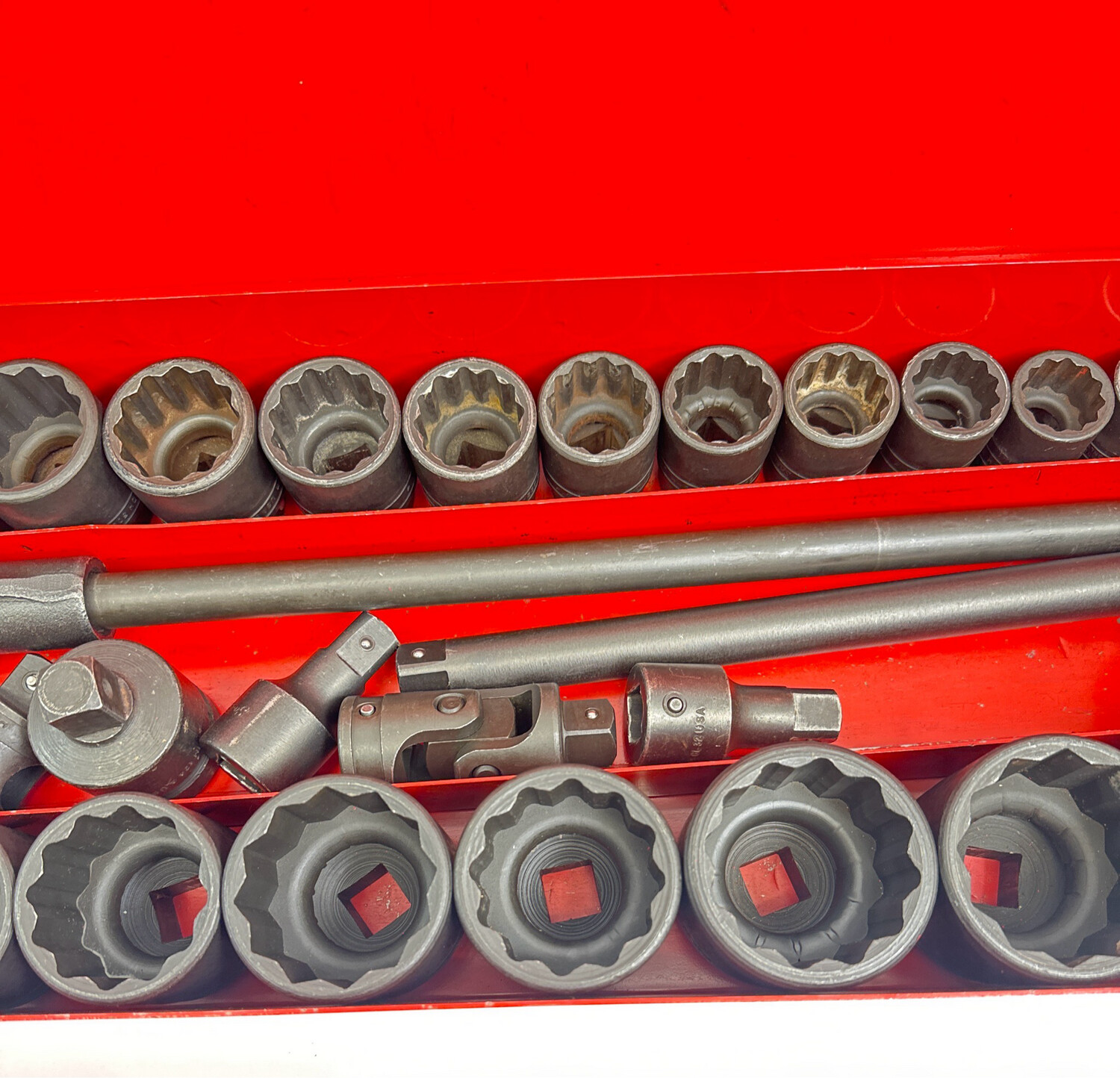 Snap On 33pc 3/4” Drive Industrial Socket Set, (3/4”-2 3/8”)