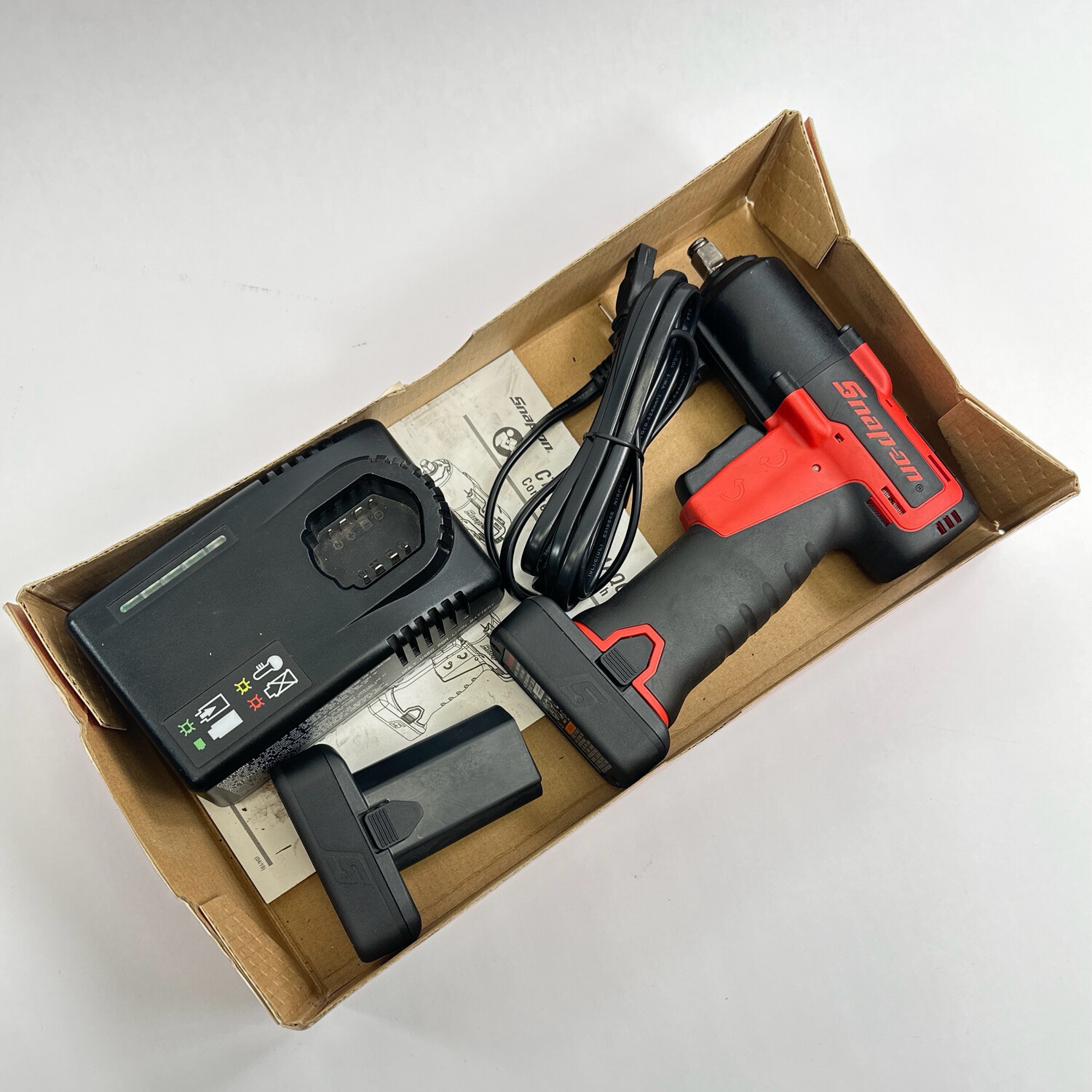 Snap-on CTLFD761 14.4V Cordless LED Floodlight – Tool Only, Used, Fair Condition-702877