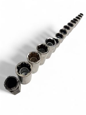 Metek 15pc, 1/2” - 1/4” 6 & 3pt Universal Socket Set Metek 15pc, 1/2” - 1/4” 6 & 3pt Universal Socket Set