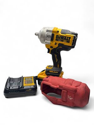 DEWALT 20V Max XR 1/2” Brushless High Torque Impact Wrench W/ 10ah Battery & Charger, DCF961