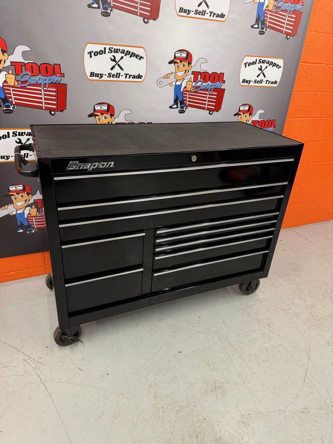 Snap On 55" 10-Drawer Double-Bank Classic Series Three Extra Wide Drawer Roll Cab with Power Drawer and SpeeDrawer (Gloss Black), KCP1422PC
