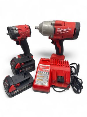 Milwaukee M18 1/2" & 3/8" Impact Combo Kit