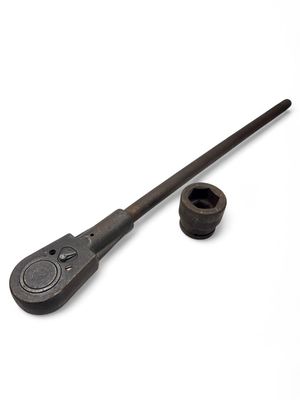 Snap On 1-1/2” Drive 41” Long Ratchet + 2-1/4” Socket, L-78 & IM725 Snap On 1-1/2” Drive 41” Long Ratchet + 2-1/4” Socket, L-78 & IM725