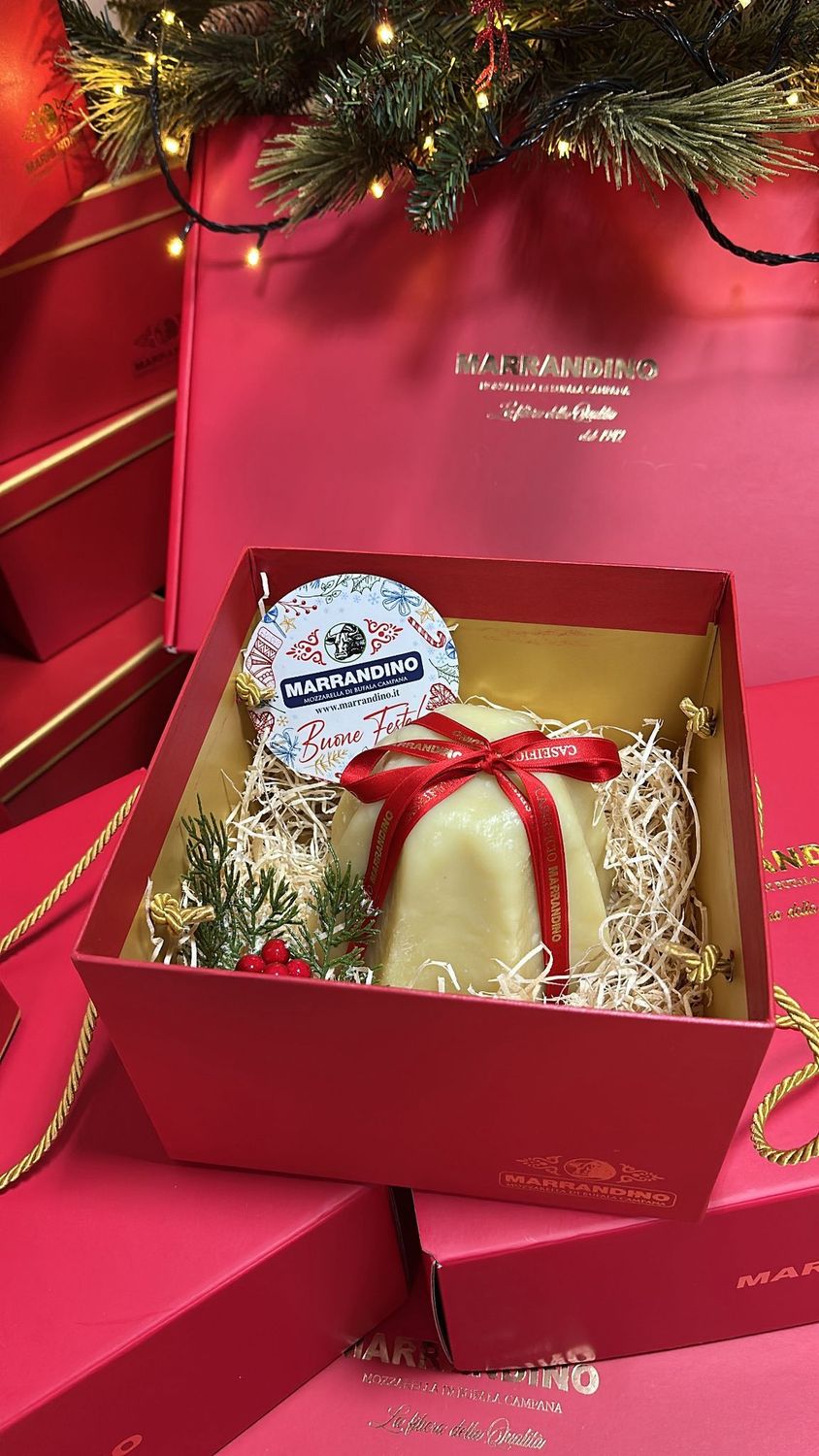 CACIOPANDORO Latte di Bufala - 700 gr circa con scatola REGALO CACIOPANDORO Latte di Bufala - 700 gr circa con scatola REGALO