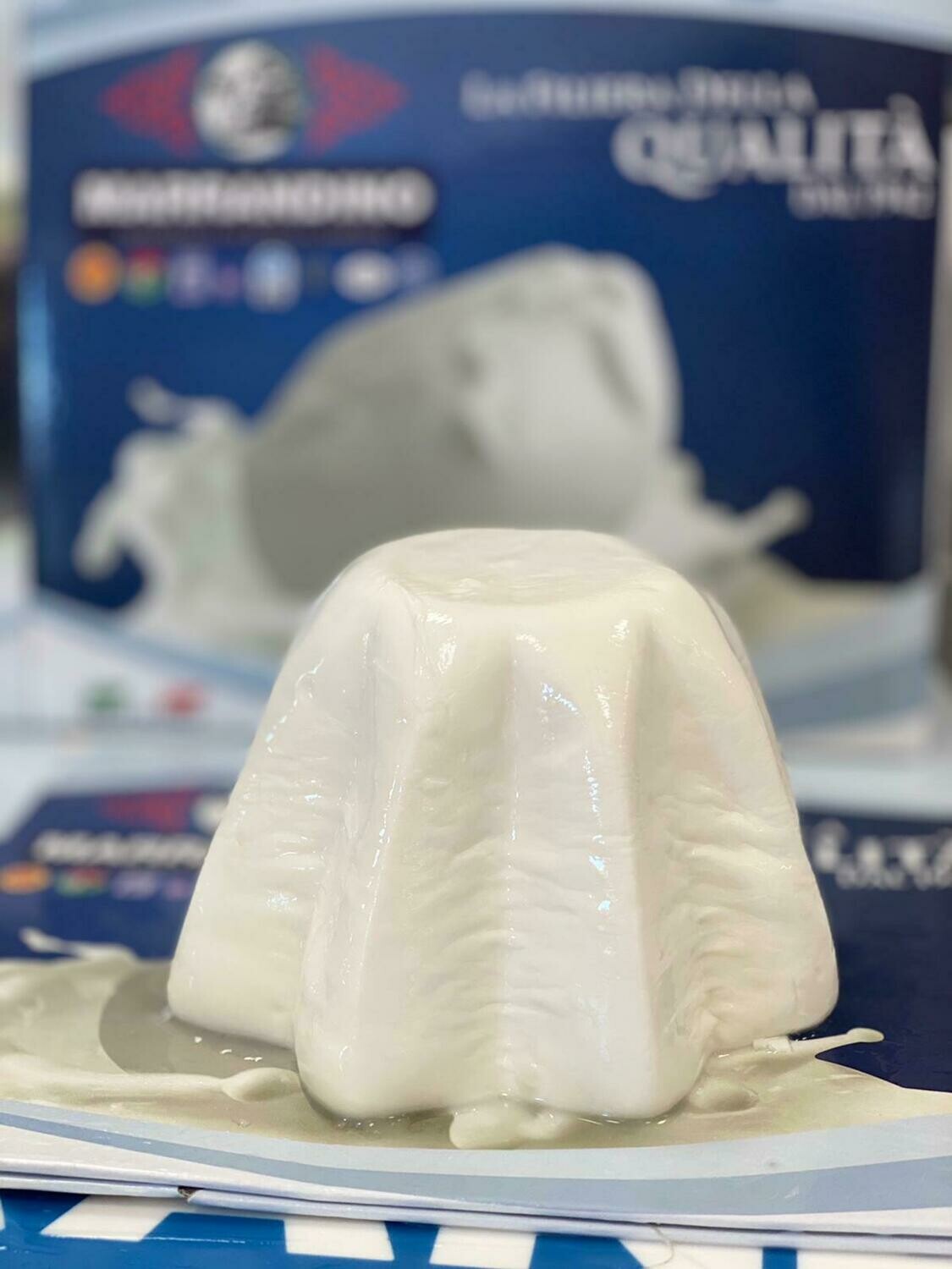 PANDORELLA ™ il Pandoro di Mozzarella di latte di Bufala - 1 kg PANDORELLA ™ il Pandoro di Mozzarella di latte di Bufala - 1 kg