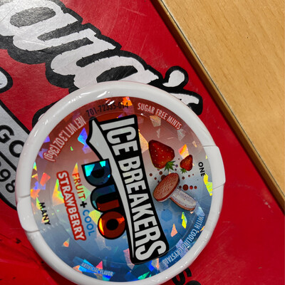 Ice Breakers Strawberry DUO USA Ice Breakers Strawberry DUO USA