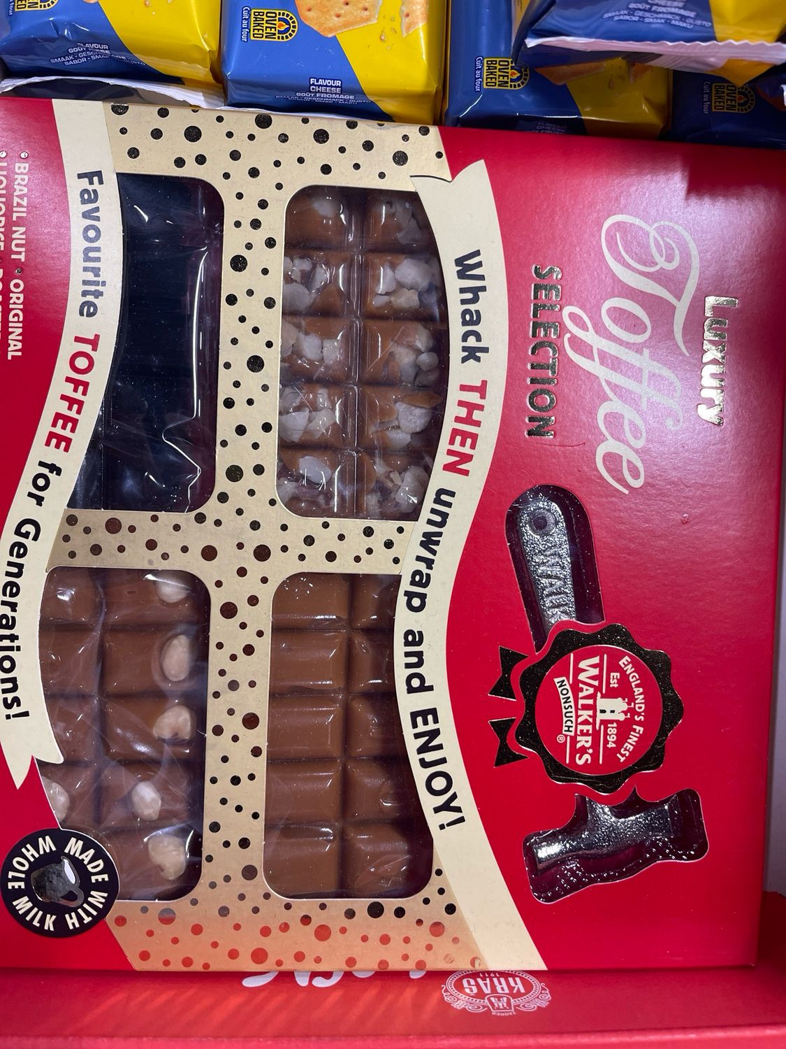 Walkers Toffee Selection With Metal Hammer 400g