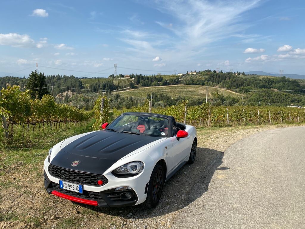 HALF A DAY DRIVING A VINTAGE CAR IN TUSCANY - PREMIUM