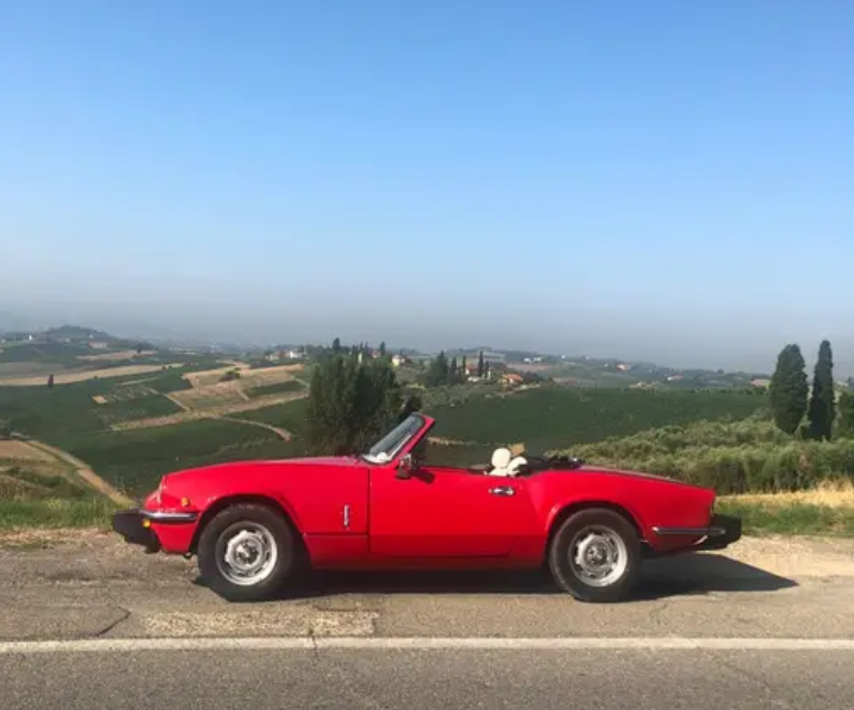 HALF A DAY DRIVING A VINTAGE CAR IN TUSCANY  -MEDIUM