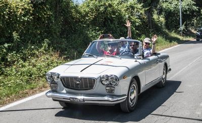 WINTER VINTAGE TOUR FROM FLORENCE IN LANCIA FLAVIA