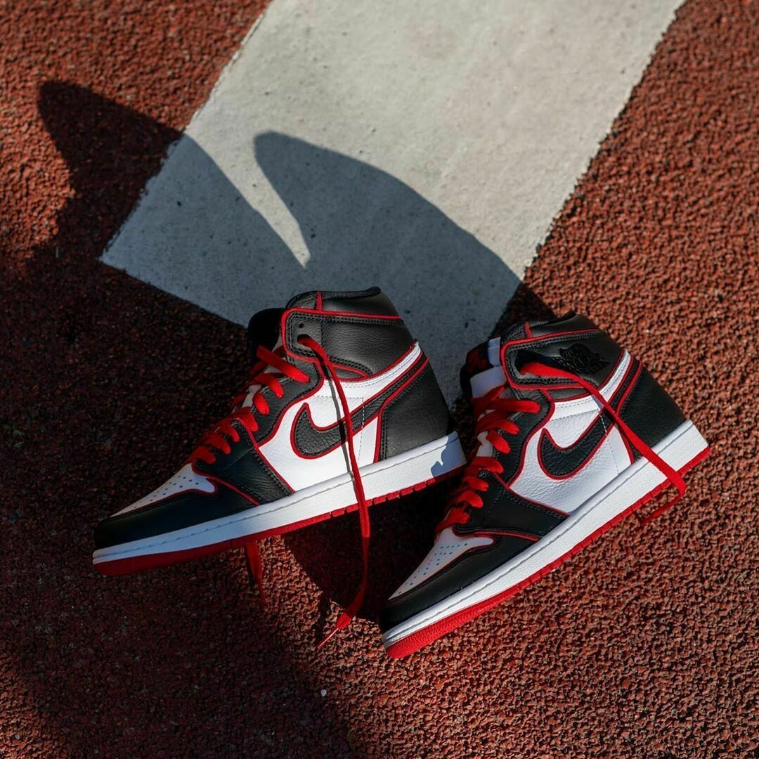 Air Jordan One Retro High Bloodline