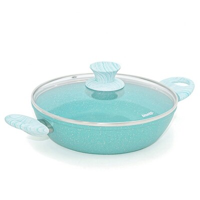 Low casserole Ø 24 cm 'Miss Gourmet' with turquoise wood colour handles and lid