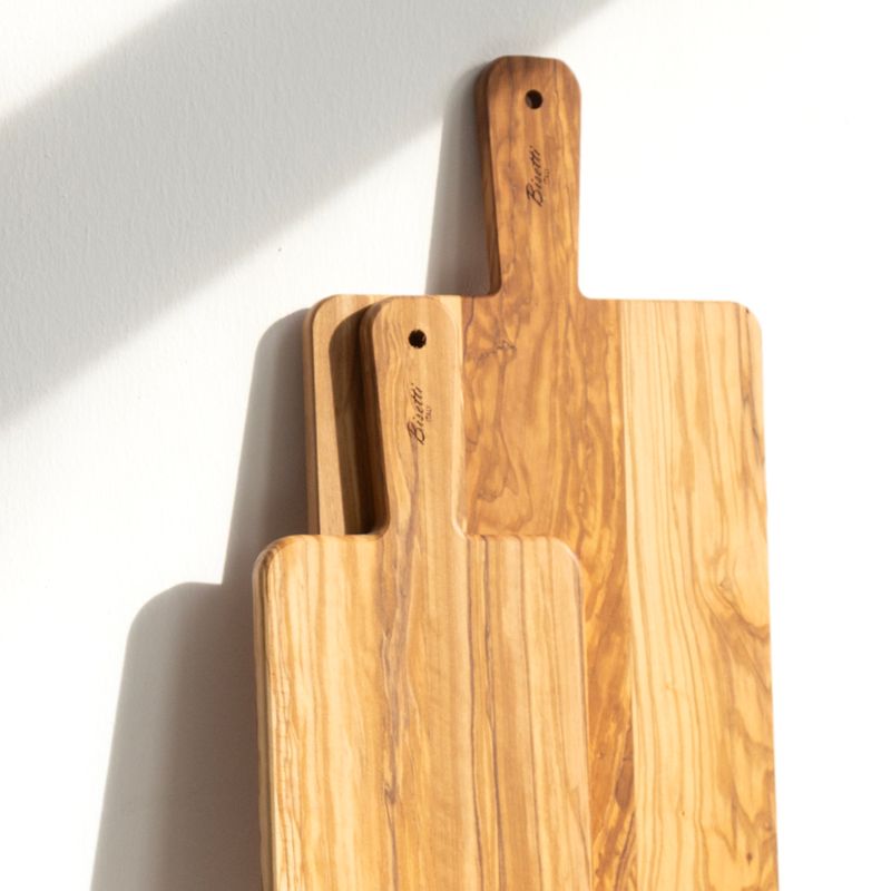 Rectangular olive-wood cutting board with handle - 38 cm