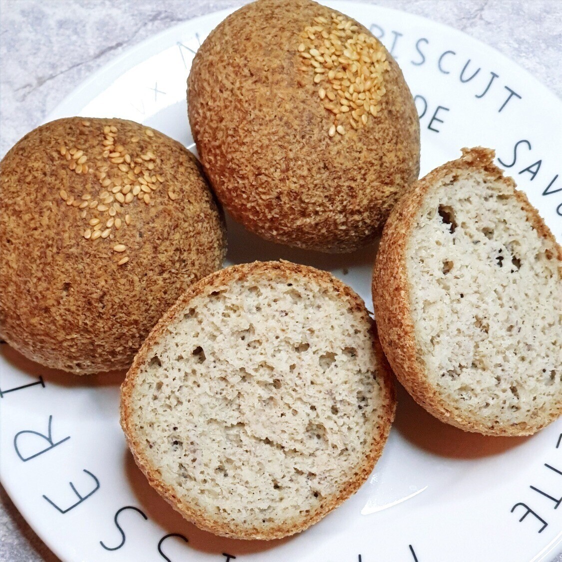 Keto Sesame Seed Buns