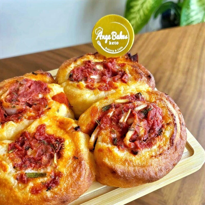 Keto Pizza Roll