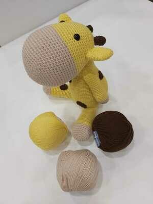 Jirafa de amigurumi hecho a mano