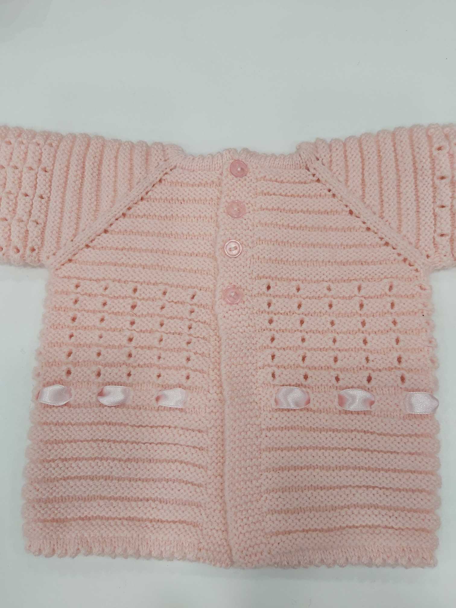 chaquetita rosa de bebé