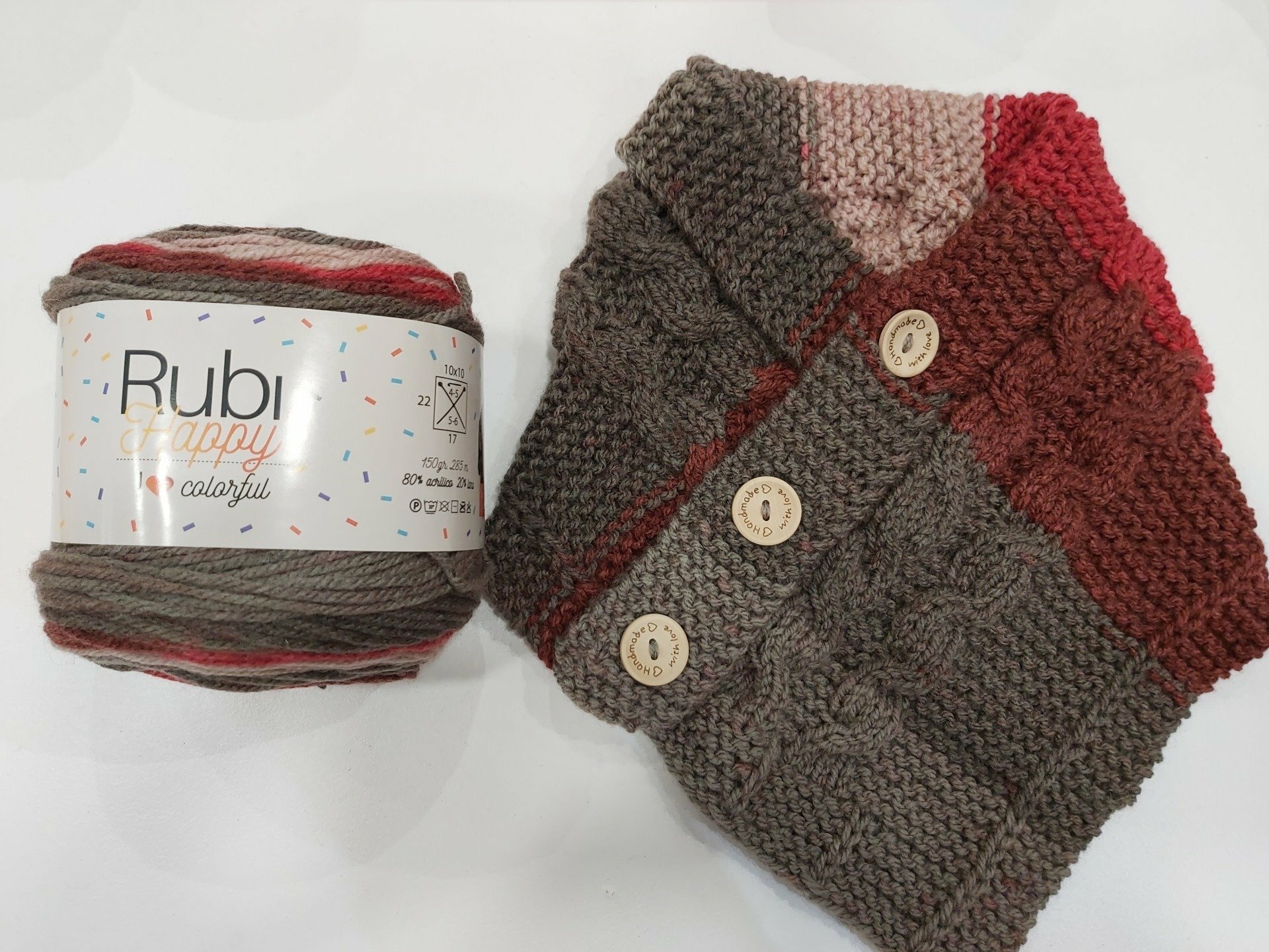 Cuello de punto tejido a mano con amor