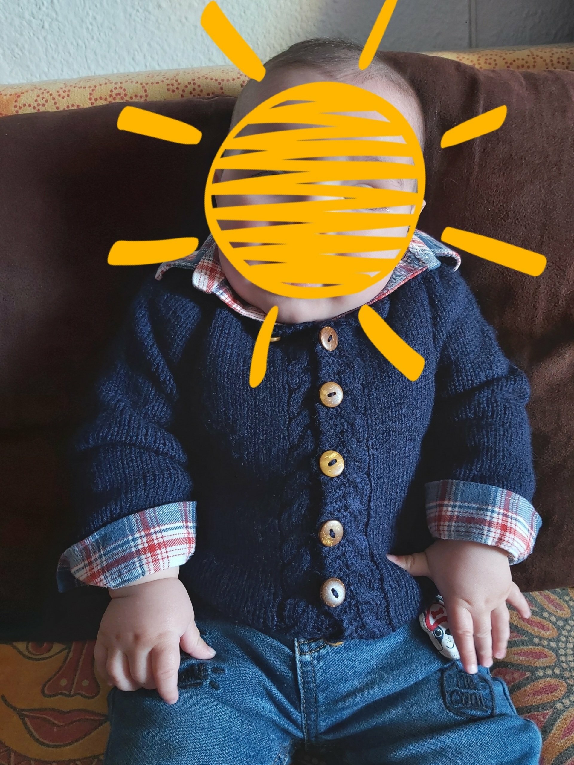 chaquetita de bebé hecha a mano