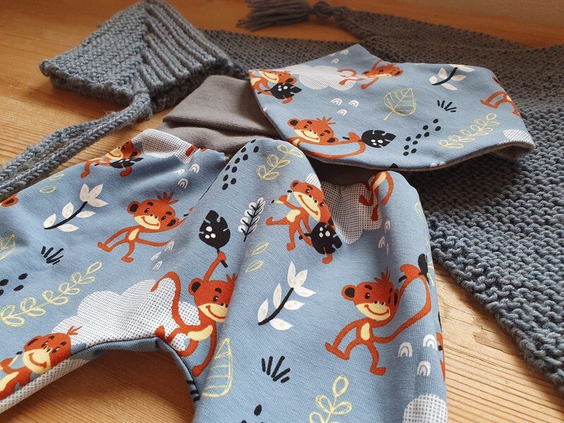 Bekleidung und Accessoires