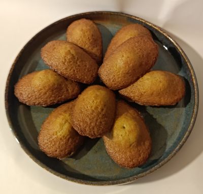 Madeleine bien bedonnante aux feuilles de combawa