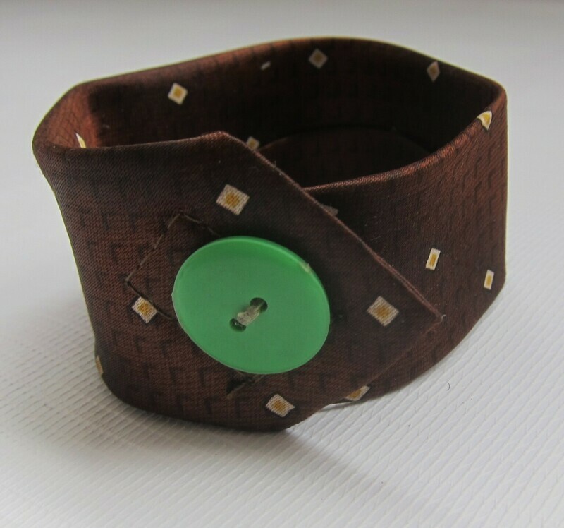 PUÑERA CORBATA
