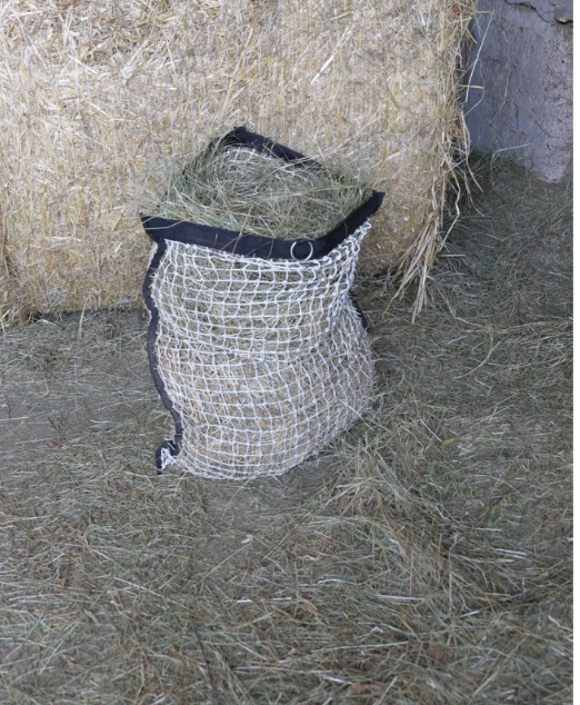 Sellerie Equideal à Saint-Dié 

Filet à foin HIPPOTONIC​

Filet à foin très pratique et facile à remplir grâce à sa fermeture par bande auto-agrippante renforcée.
Dimension des mailles 3 x 3 cm qui permet une absorption lente du foin.
Dimension du filet 93 x 78 cm.
Équipé de 2 anneaux de suspension.