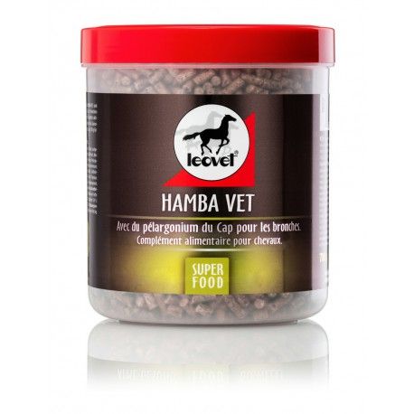 Aliment complémentaire Leovet Hamba Vet sellerie Equideal Saint Dié 
Avec du pélargonium du Cap pour les bronches.
Les plantes sont utilisées pour leur effet bienfaisant sur les bronches. Le système immunitaire est activé.
luzerne, prêle, ortie, aiguilles d&#39;épicéa, tussilage , feuilles de menthe, racine de réglisse, plantain, racine de guimauve, fenouil, thym, chlorure de sodium, carbonate de calcium. Additifs : Phosphate monocalcique, arômes. 

